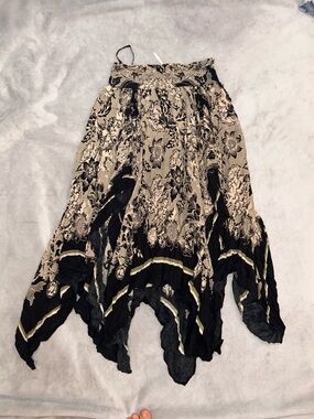 Vintage Free People Beige and Black Floral Handkerchief skirt, small
